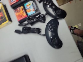 SEGA GENESIS MODEL 1601 16 BIT GAME CONSOLE BUNDLE + CONTROLLER CABLES & 8 GAMES