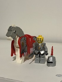 lego 2010 Castle Kingdoms Lion Knight Minifigure 7947