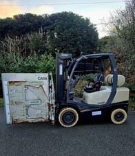 Crown Gas 2.5t Counterbalance Forklift Truck- Fitted with White Appliance Clamp