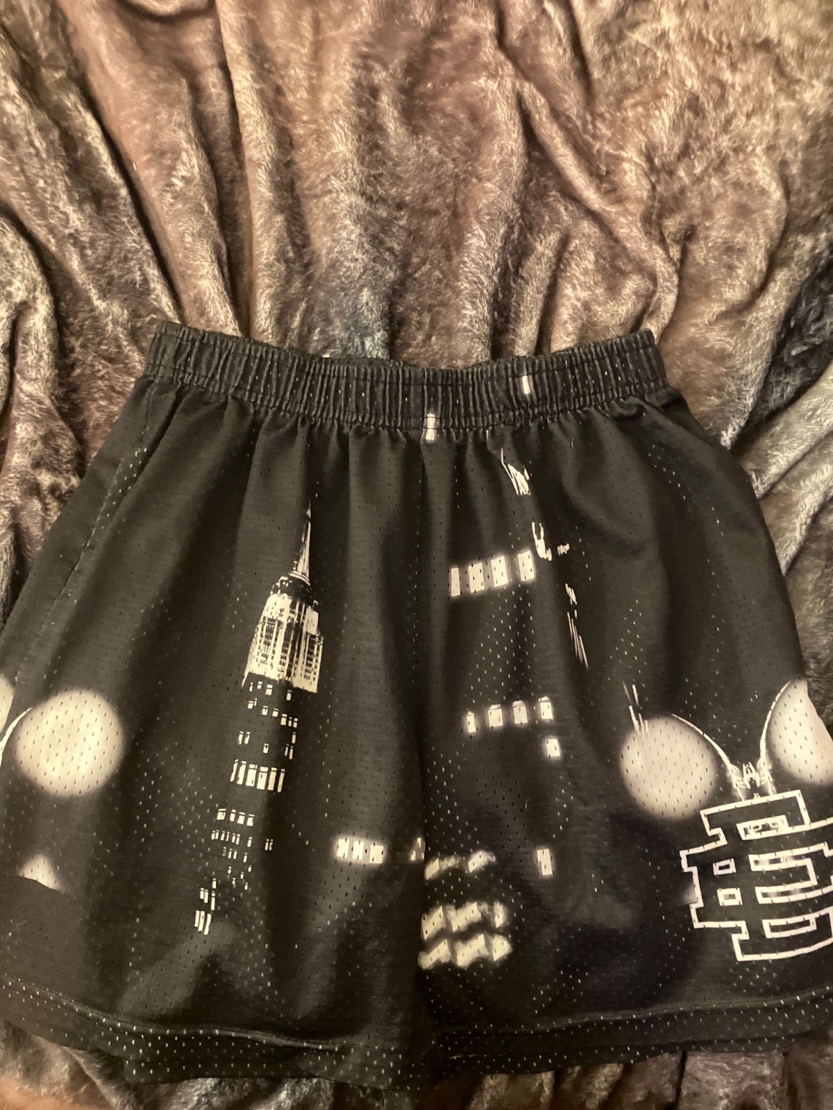 eric emanuel shorts large mint condition worn once - image 3