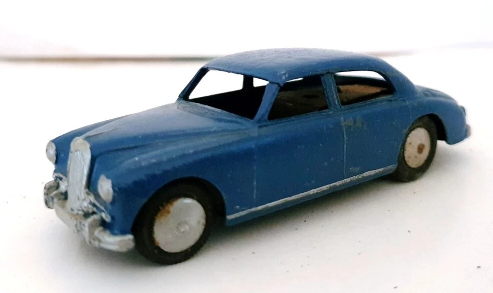 Corgi Toys 205M Riley Pathfinder Car (Made 1956-59) Original Mechanical Shallow - Image 2 of 4