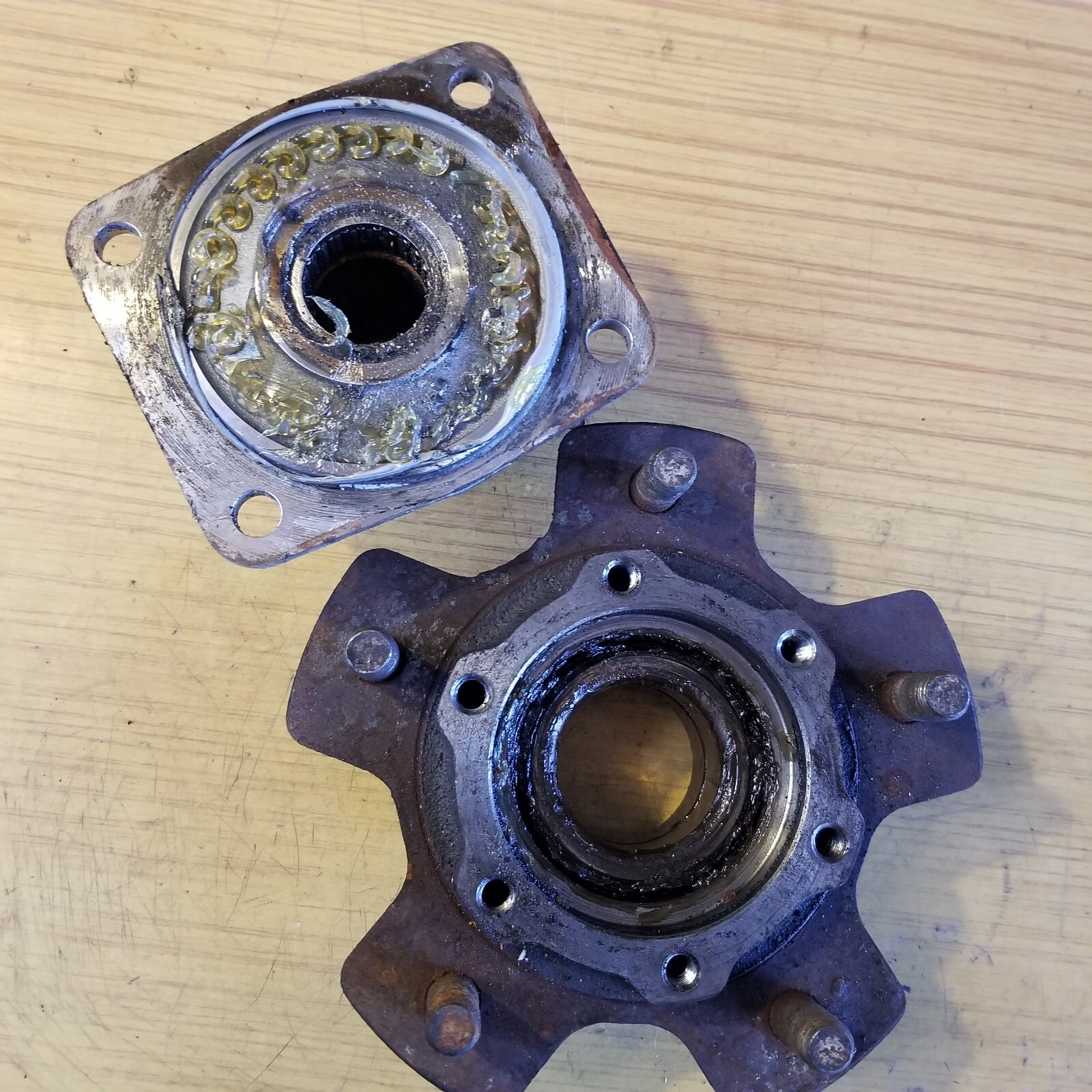 4WD GEO TRACKER SUZUKI SIDEKICK vitara FRONT WHEEL HUB 8998 LR eBay