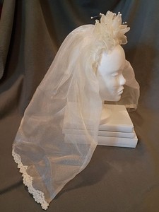 70’s 80’s Vintage White Wedding Bridal Veil Headband With Lace Trim Faux Pearls