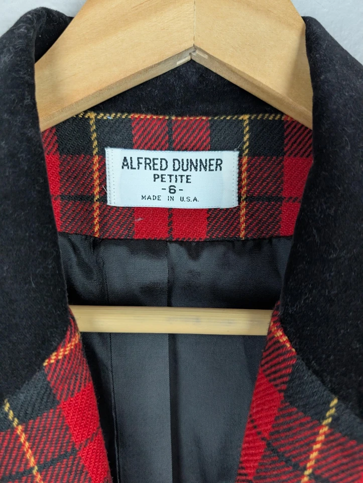 Blazer feminino vintage Alfred Dunner pequeno 6 xadrez vermelho lã colarinho de veludo anos 90 - Imagem 4 de 4