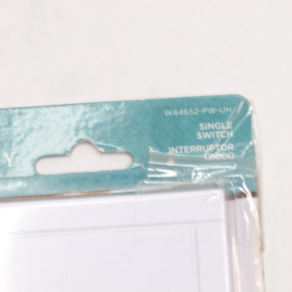 Placa de cubierta de interruptor único Liberty blanco puro W44652-PW-UH - faltan tornillos Foto 2 de 4