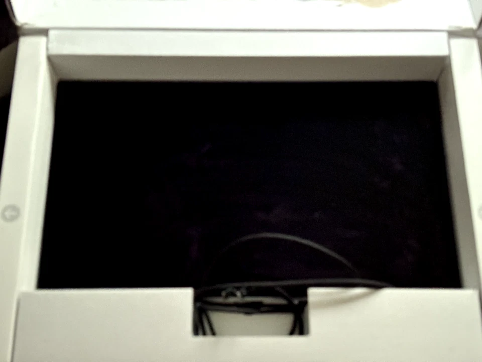 Apple Studio Display 27" with Standard Glass (Tilt-Adjustable Stand) - Image 2 of 3