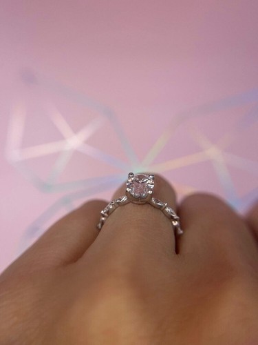 Anillo para mujer de oro blanco de 18 k con montura ovalada de media eternidad semi montura de 0,30 quilates - Imagen 5 de 11