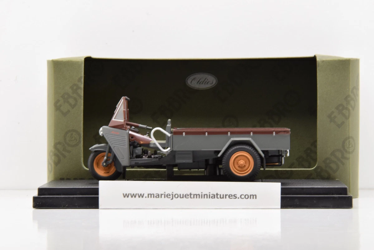 Véhicules miniatures en résine 1:43 Mazda