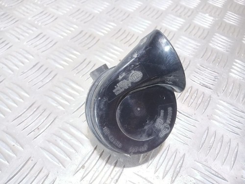 Audi A4 S4 B6 8E 8H 2003 Vorne links Hupe Signalhorn Fanfare 8E0951221 UST93196