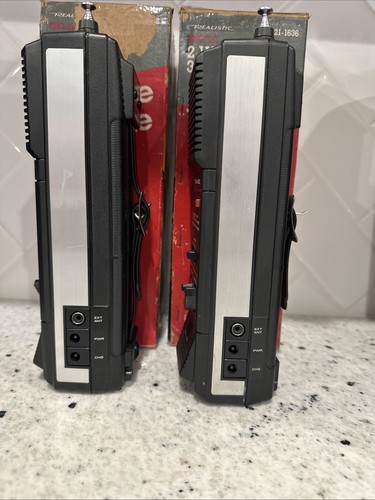 2 Vintage Radio Shack Walkie Talkies Realistic Brand Model Trc-213 Not Tested - Zdjęcie 6 z 24