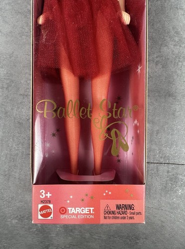 2005 BALLET STAR Target Exclusive Special Ed RED & GOLD (GG) Barbie H2378 - Picture 3 of 6