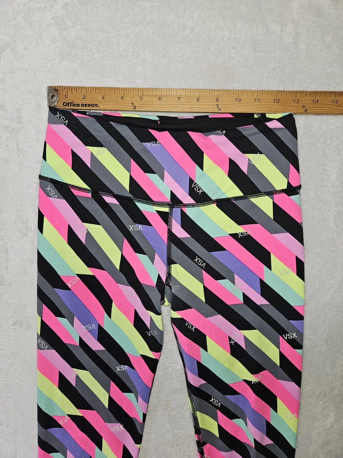 victoria-secret-vs knockout capri y2k print leggings