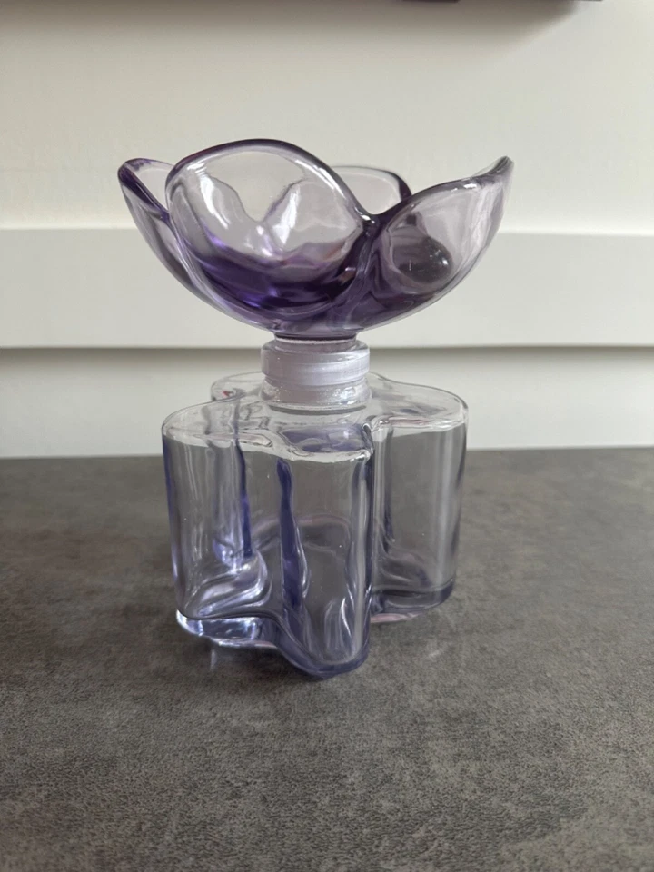 Oscar De La Renta Factice Giant Perfume Display Bottle 7.5" - Image 2 of 3