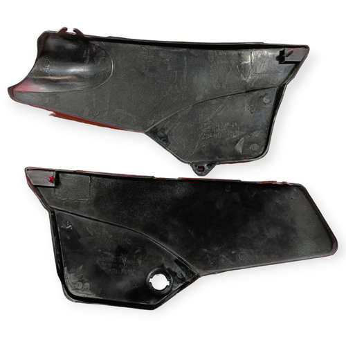 Yamaha DT125 DT175 Paar Seitenwandabdeckungen 18G-21711-00 - 18G-21721-00 in rot - Bild 2 von 2