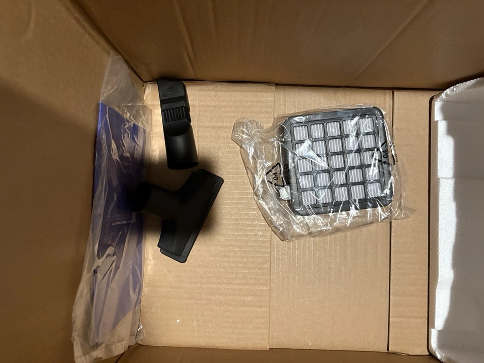 Canister Vacuum Cleaner, 32Kpa 1600W Cyclon Power Bagless Canister Vacuum Cle... - Image 4 of 4