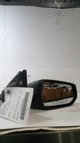 Used Right Door Mirror fits: 2019 Chevrolet Malibu w/o turn signal opt D49 Right