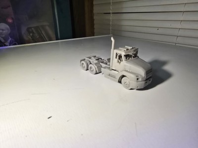 Ho Scale Mack Anthem Daycabtwin No Fairing Premium Line Undecorated Kit 3d...