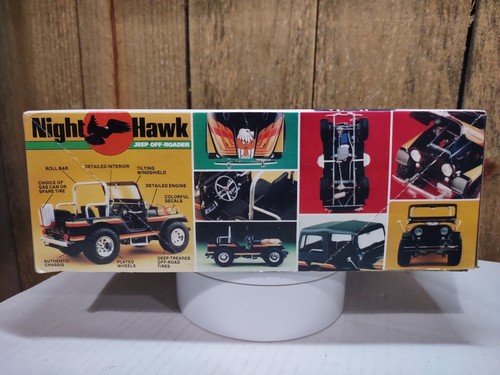 Kit modellino 1/25 Night Hawk Jeep fuoristrada scatola aperta mai costruito completo - Foto 2 di 13