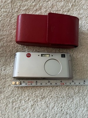 Leica D-Lux Compact Digital Camera 1st Generation 2003. 2899683