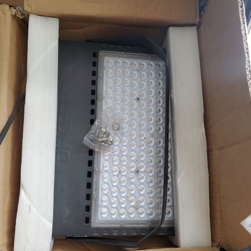 LEDMO 240W LED Flood Light, Bright LED Stadium Light-Outdoor-Arena-Warehouse NOB - Picture 3 of 14