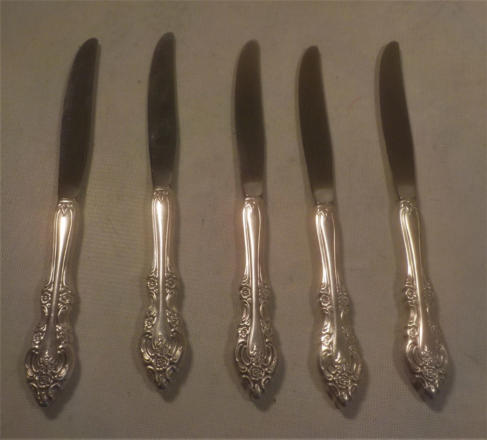 Vtg 5 ONEIDA Community SILVER ARTISTRY Dinner Knives Serrated 9" Silver plate