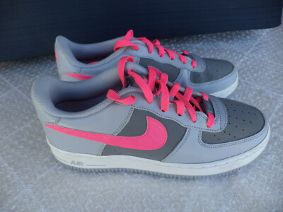 hot pink and gray nikes