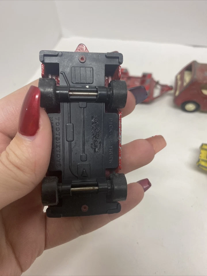 Vintage Tootsietoy 7 cars 3 trailers lot - Image 2 of 4