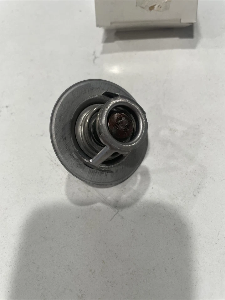 Nuevo termostato de refrigerante AcDelco 12322143 Ford Courier 1972-82 Foto 3 de 4