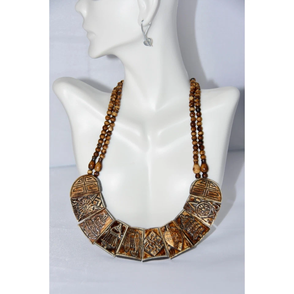 COLLAR AMULETO HUESO YAK TALLADO 8 SÍMBOLOS AUSPICIOSOS HECHO A MANO TIBETANO Foto 4 de 4