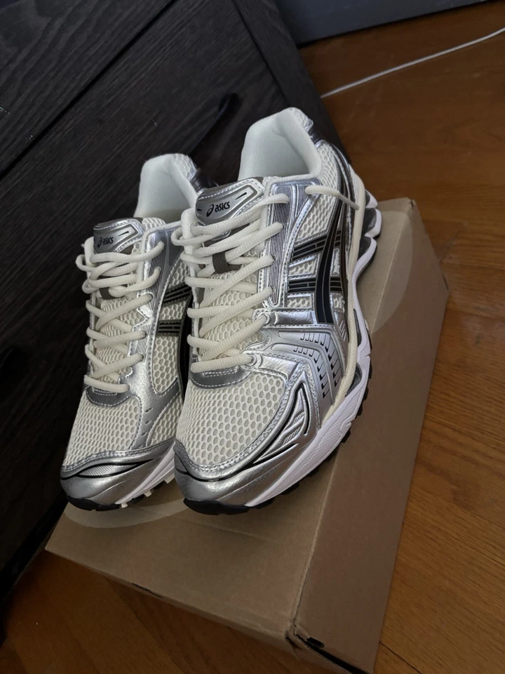 ASICS Gel-Kayano 14 "Crema Negro Ciruela Metálica" Foto 2 de 4