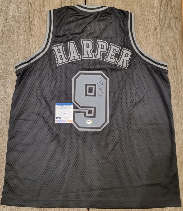 Ron Harper signed Chicago Bulls Jersey (PSA COA)