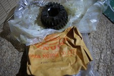 HONDA GENUINE  SL350K SL350 3RD GEAR MAIN SHAFT GEAR BOX  23451-340-000 NOS