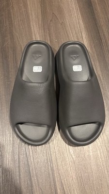 Yeezy Slides onyx
