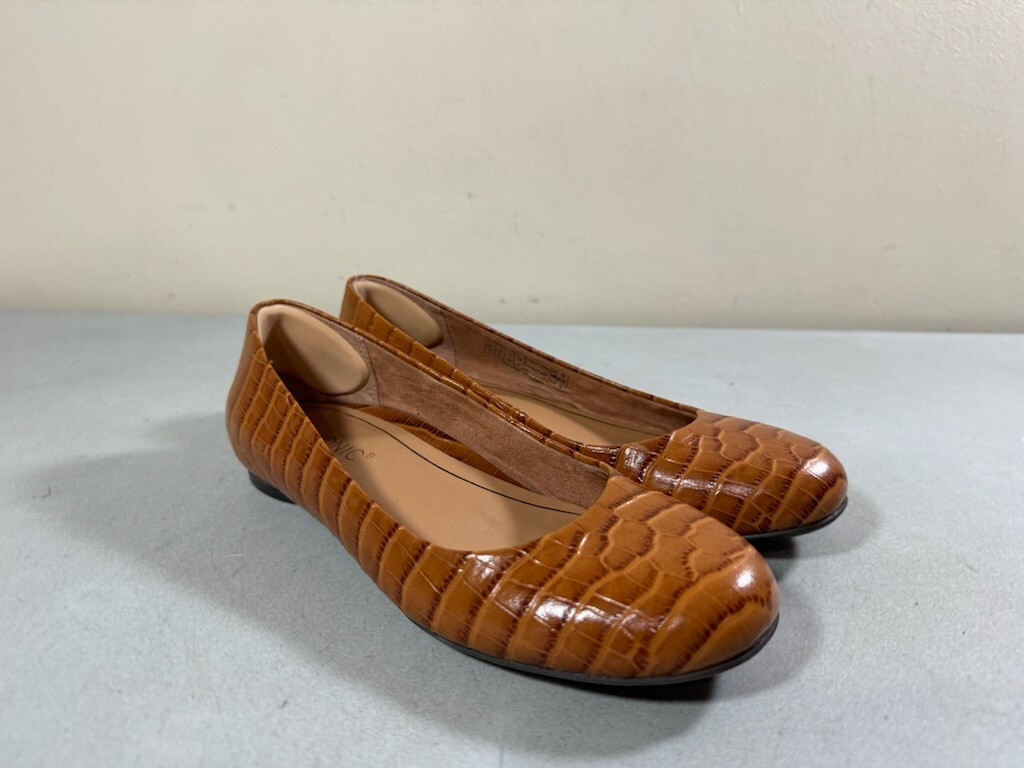 VIONIC WOMEN'S BROWN CROC PRINT HANNAH CROC LOAFERS FLATS SIZE