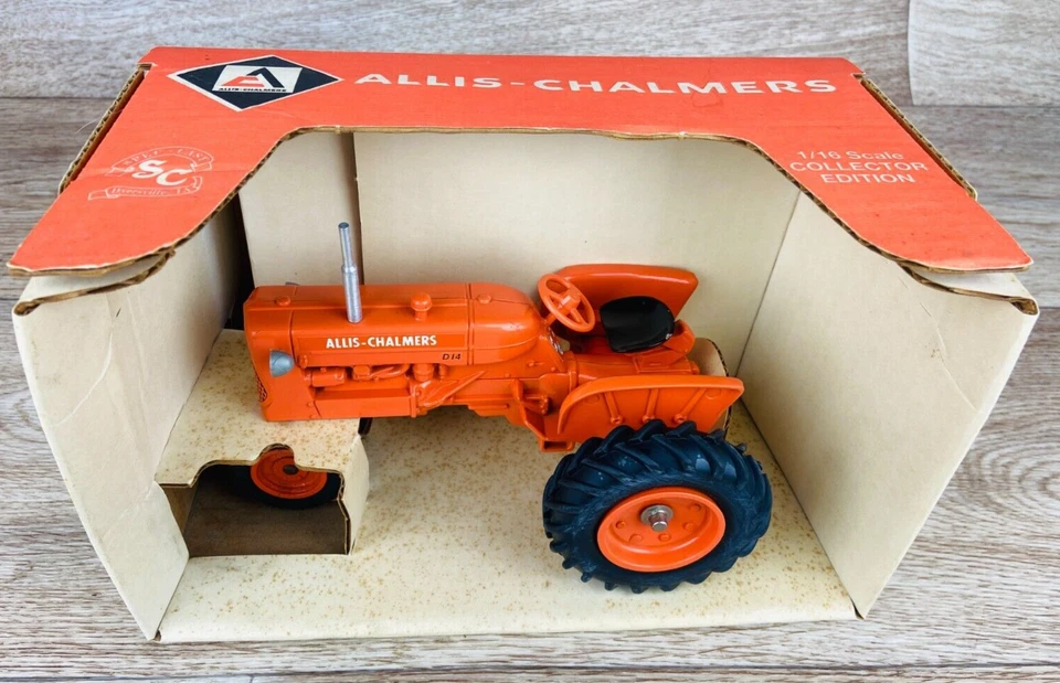 Tractor de juguete de metal fundido a presión Spec-Cast Allis - Chalmers D-14 escala 1/16 en caja Foto 2 de 4