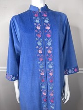 Vtg Evelyn Pearson Women  s M Robe House Coat Floral Embroidery 70s MCM blue