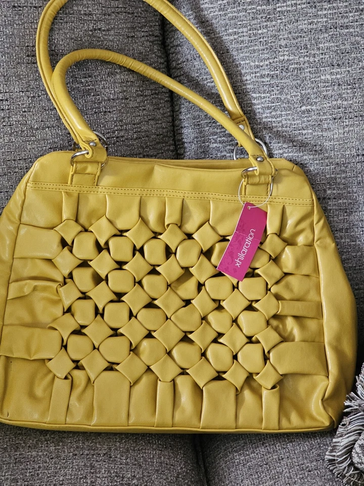Bolso/cartera vintage amarillo XHILARATION para dama Foto 2 de 4