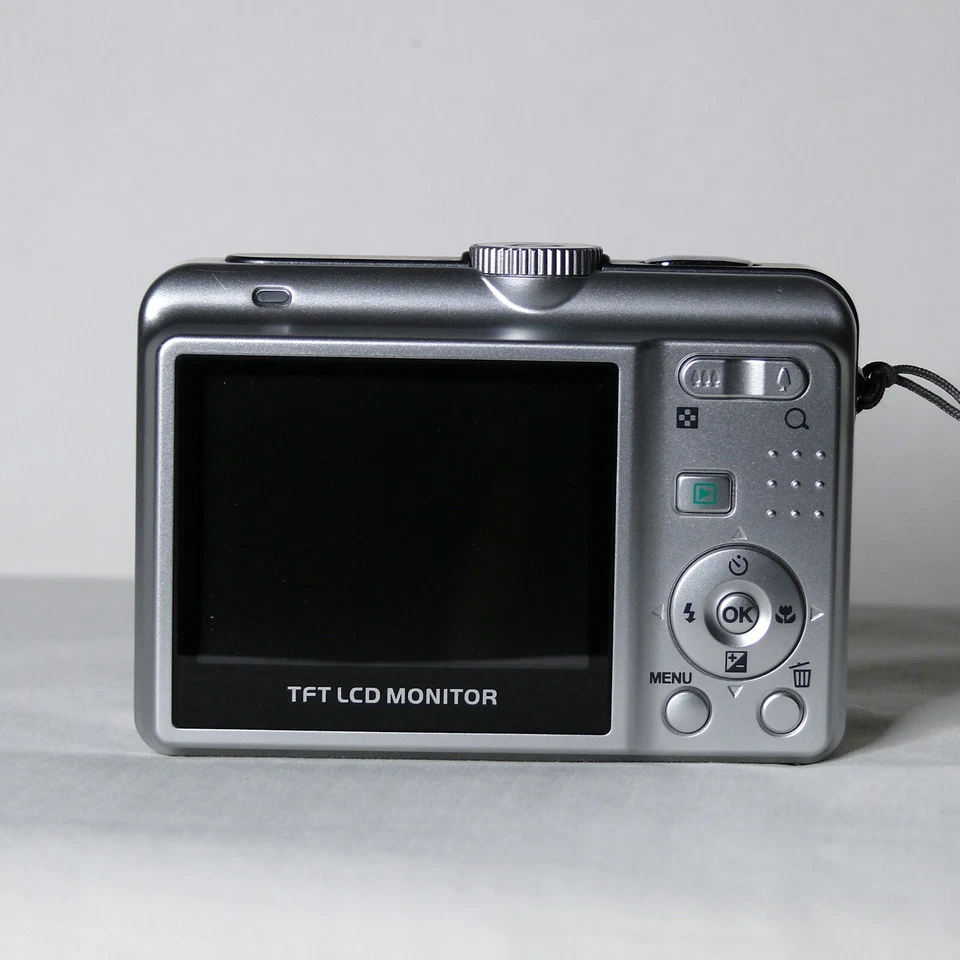 Vivitar ViviCam 6324 6.0 MP Compact Digital Camera - Image 3 of 4