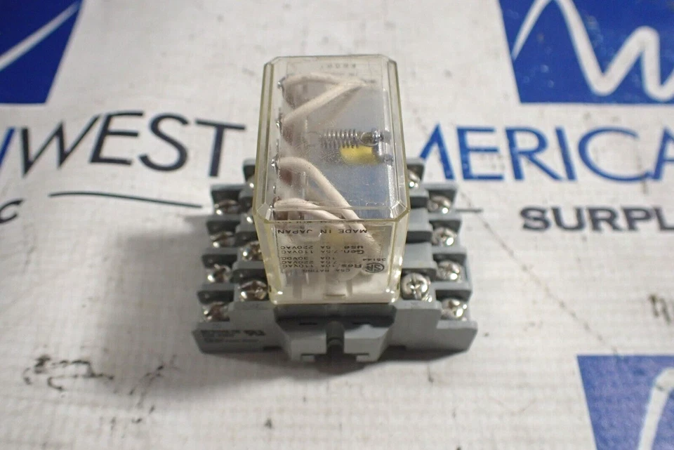 Eagle Signal 16Q4CD024 4 Pole Low Profile Relay Socket 24VDC Coil W 14 Port Base - Image 3 of 4