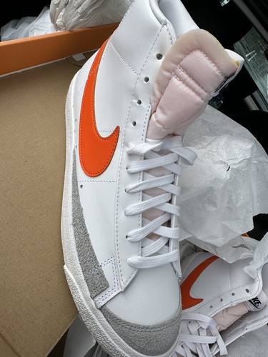 Talla 11 - Nike Blazer Mid 77 Vintage Blanco Seguridad Naranja - Imagen 3 de 6