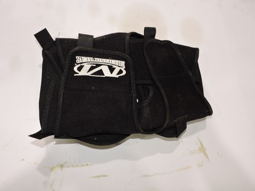 Mechanix Wear knee pads pair velcro flexible for pit stops Nice
