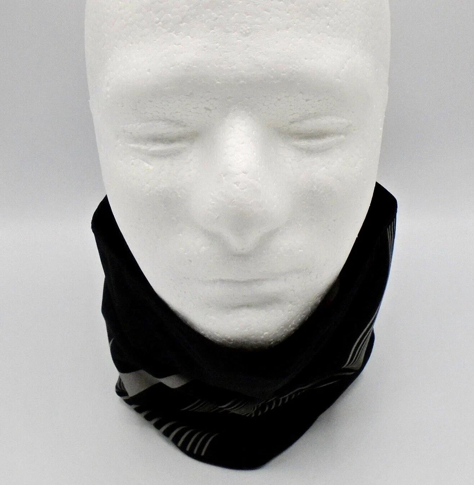 Aquecedor de pescoço Nike Therma-Fit preto/prata adulto P/M - Imagem 3 de 4