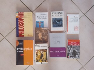 Lot de 9 Livres Philosophie: Finkielkraut/Heidegger/Foucault /Kant /Nietzsche...