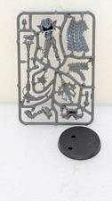 Games Workshop Warhammer 40k - 1x Necron Overlord With Scythe And RO BNOS OOP