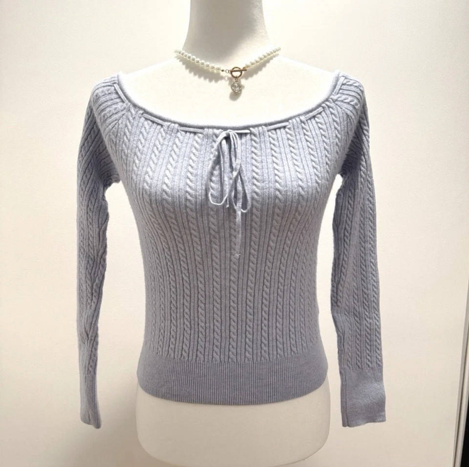 Suéter Hollister Azul Polvoriento Fuera del Hombro Tejido con Cable Talla Grande Foto 3 de 4