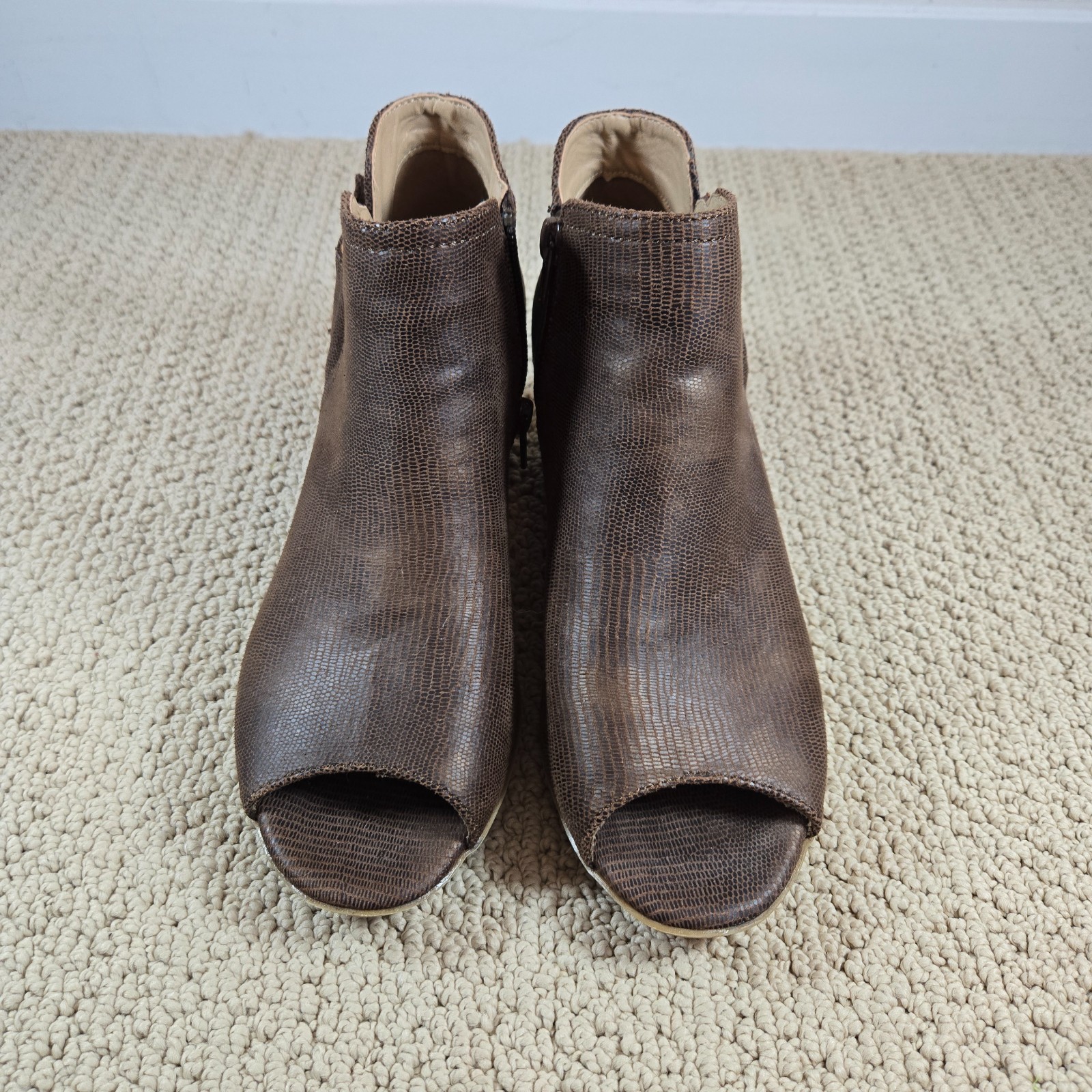 Gloria Vanderbilt Womens Brown Ankle Booties w/Peep Toe Size 7M