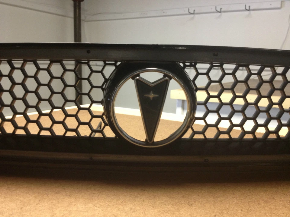 Pontiac Bonneville 1993 parrilla delantera 4 puertas ¡Envío gratuito! CT Foto 3 de 4