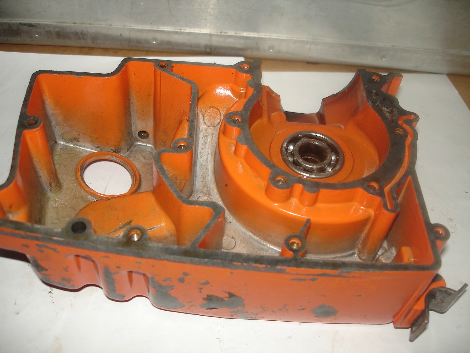 Husqvarna L65 l 65 crank case half flywheel side chainsaw part bin 40