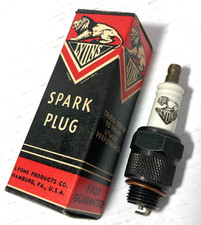 Vintage Lyons Spark Plug F6 New Old Stock 1940s M14 x  3/8" Reach USA