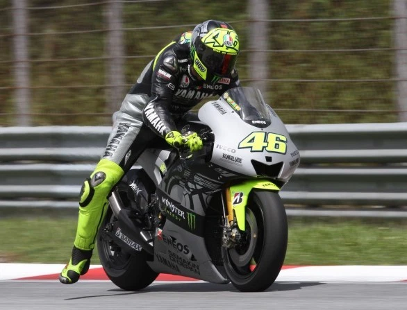 MINICHAMPS 1/8 VALENTINO ROSSI MODELLINO DIECAST CASCO MOTO YAMAHA SEPANG 2013 - Immagine 2 di 2